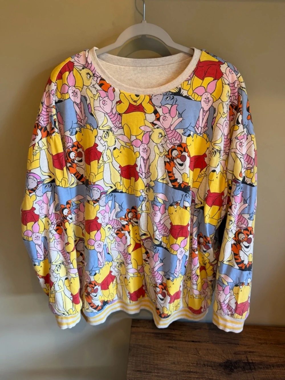 Winnie the Pooh and pals reversible sweatshirt Disney - Picture 3 of 5
